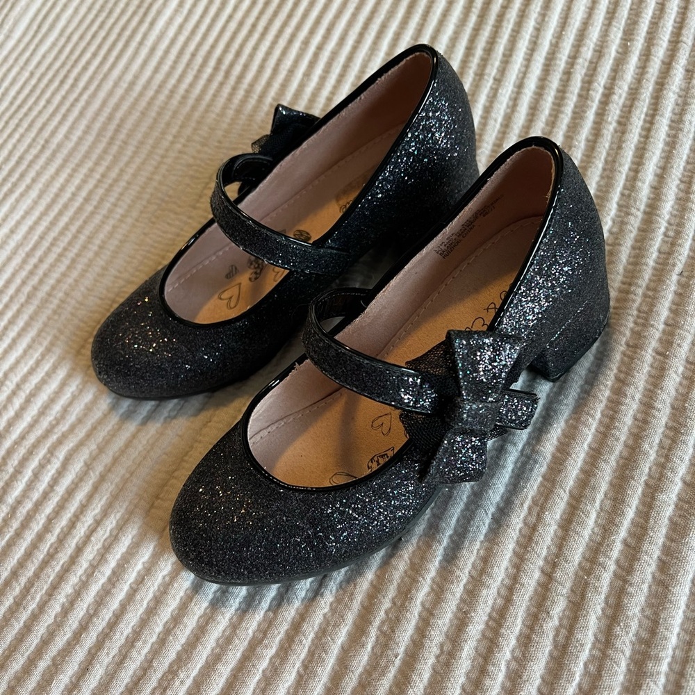 EUC: Girls Black Glittery Mary Jane Dress Shoes